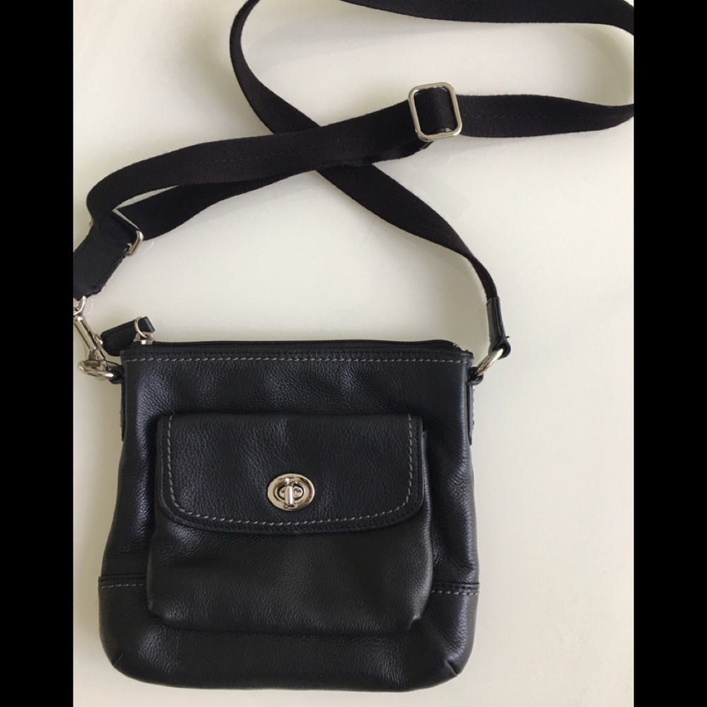 Leather crossbody bag 🌸